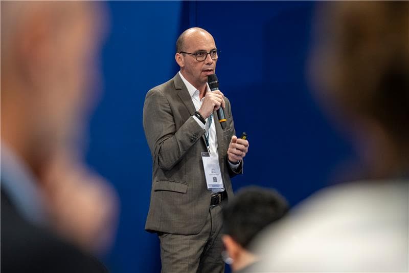 Illustration [SANTEXPO 2025] 7 conférences pour découvrir eNov30, le programme d’innovations concrètes du Groupe Softway Medical