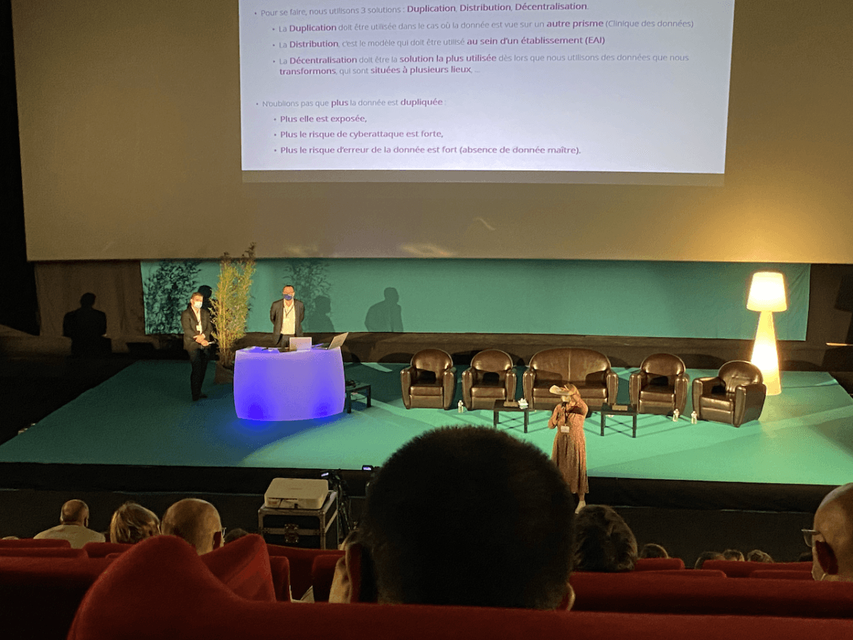 Illustration En direct de l’APSSIS – voyage au centre de la donnée